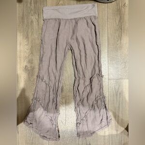 Made in Italy; 🇮🇹 Light Mauve Ruffle Pants: size Small/ Medium